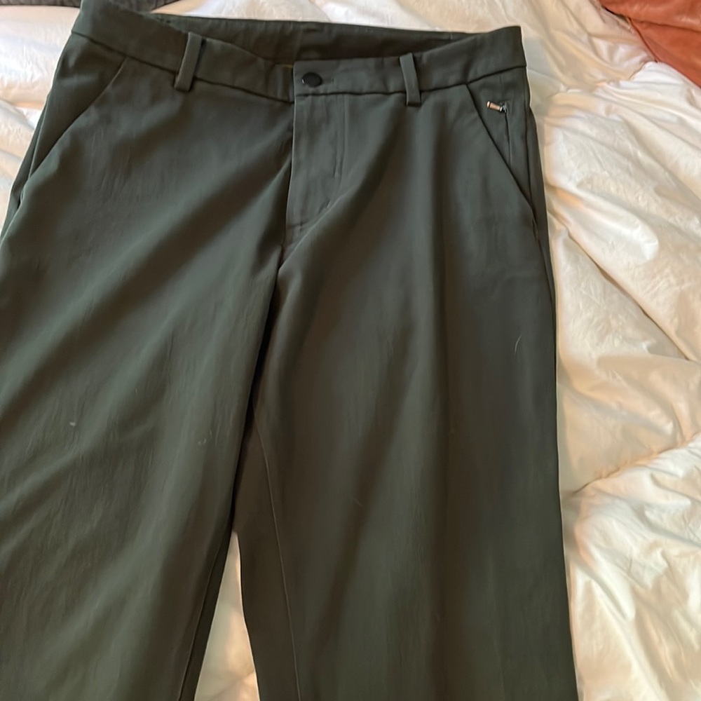 Men’s Lululemon pants dark green 32x32